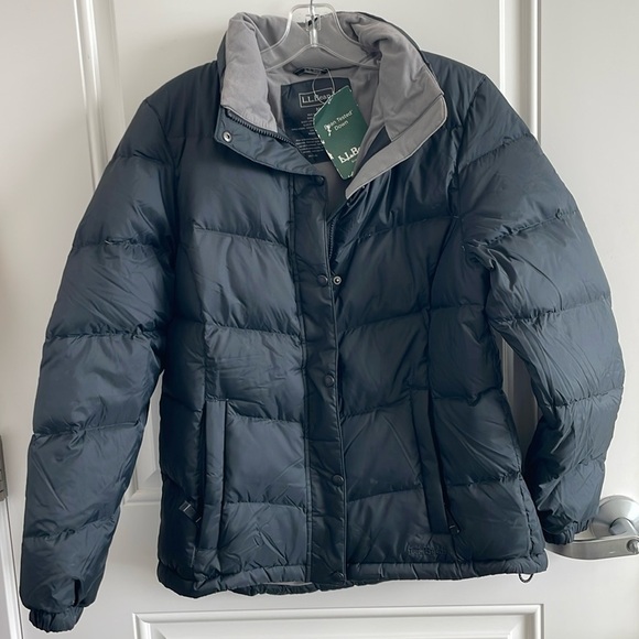 NWT L.L. Bean Women’s Black Bean Tested Down Jacket - Size Medium - Picture 1 of 5